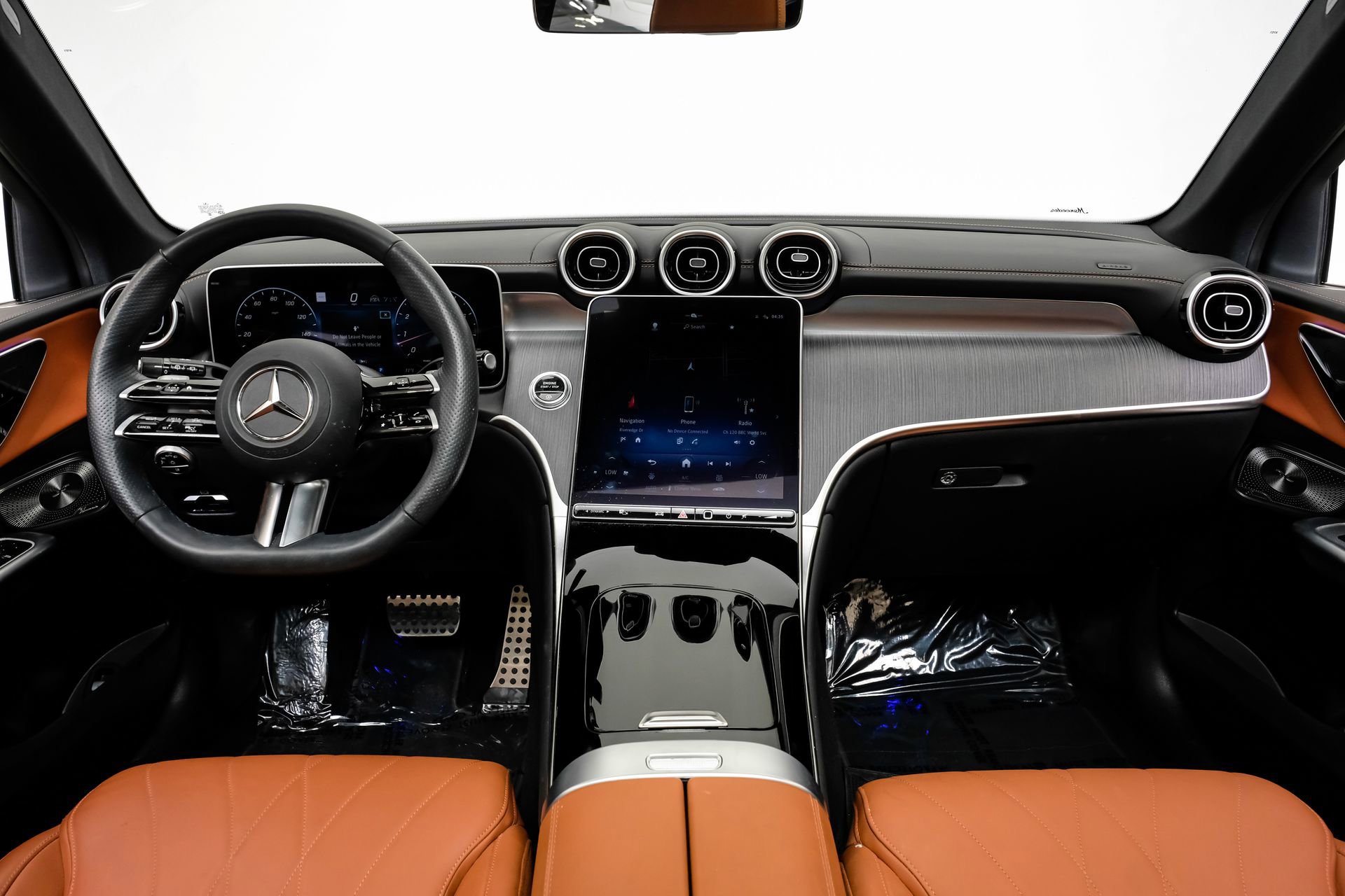 Used 2024 Mercedes-Benz GLC 300 4MATIC image 19