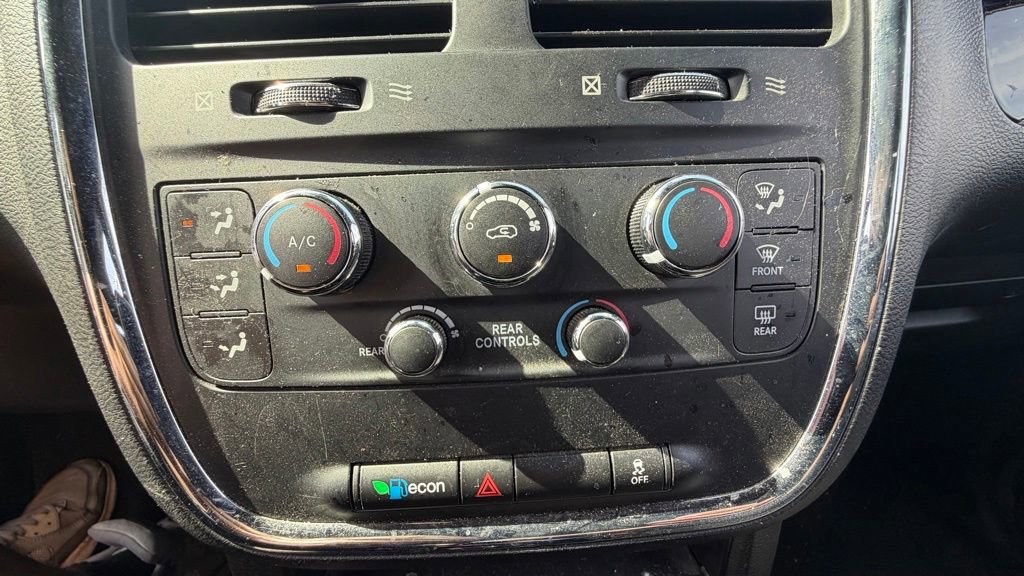 Used 2020 Dodge Grand Caravan SE FWD image 23