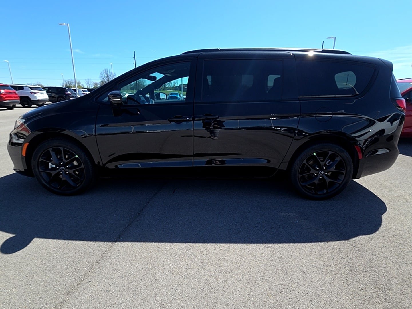 New 2026 Chrysler Pacifica Select w/ S Appearance Package FWD image 8