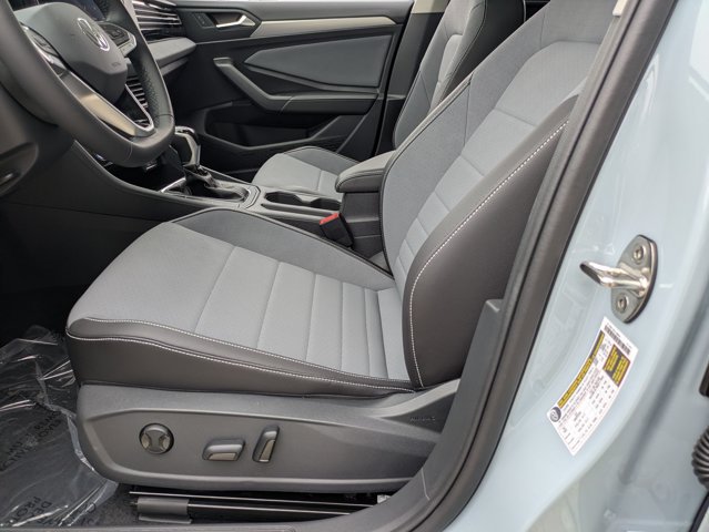 New 2026 Volkswagen Jetta SE FWD image 4