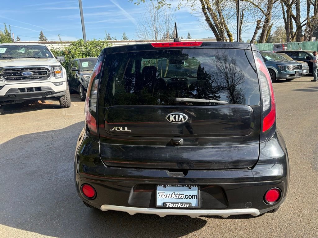 Used 2017 Kia Soul + FWD image 5