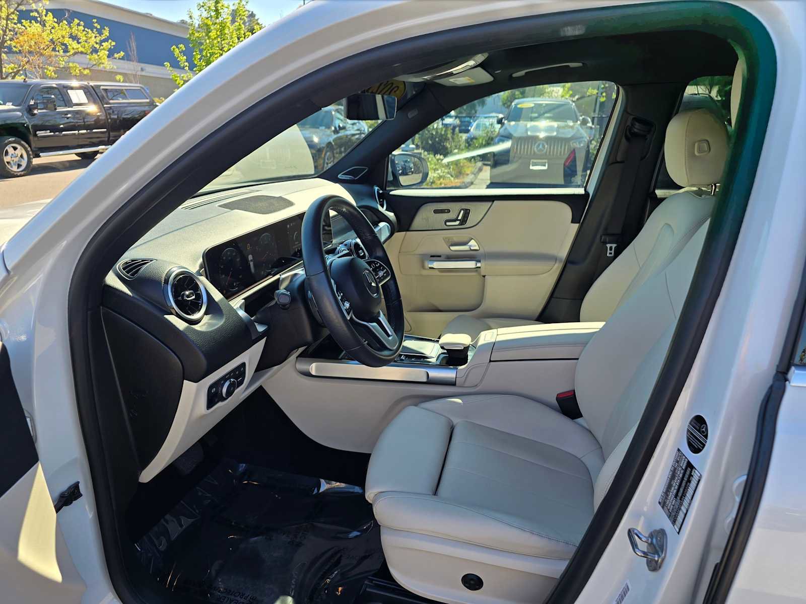 Used 2021 Mercedes-Benz GLB 250 4MATIC image 22