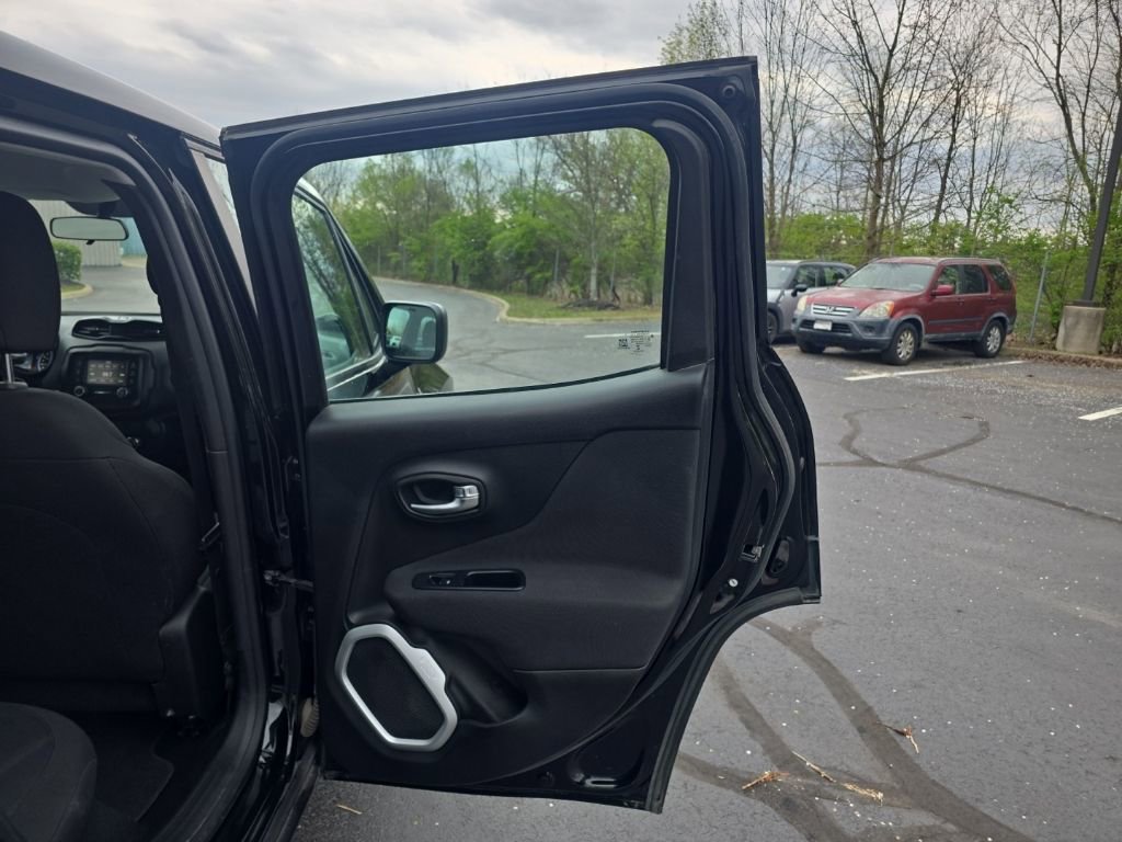 Used 2018 Jeep Renegade Sport w/ Power & Air Group image 36