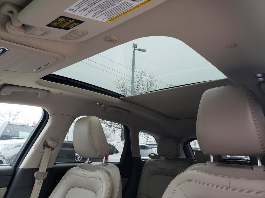 Used 2021 Lincoln Corsair Reserve w/ Elements Package image 28