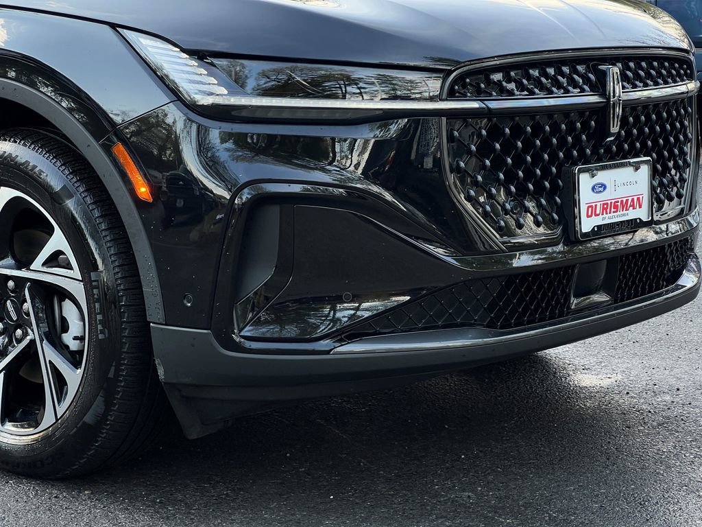 Used 2024 Lincoln Nautilus Premier w/ Equipment Group 102A image 10