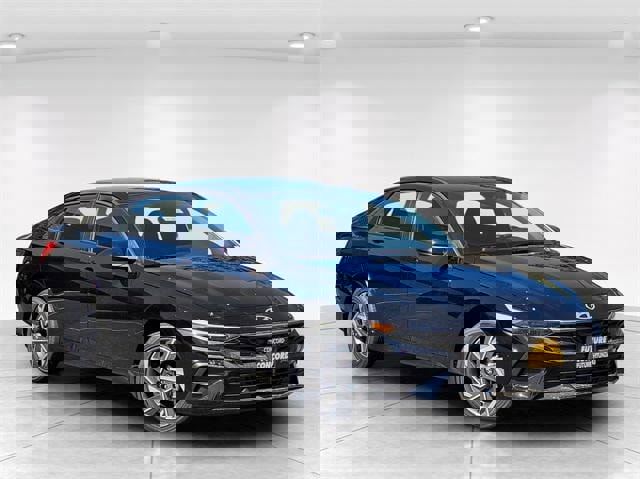 New 2025 Hyundai Elantra SEL image 1