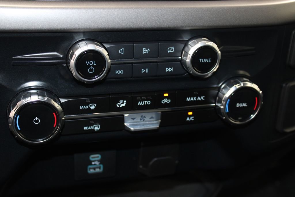 Used 2024 Ford F150 XLT image 40