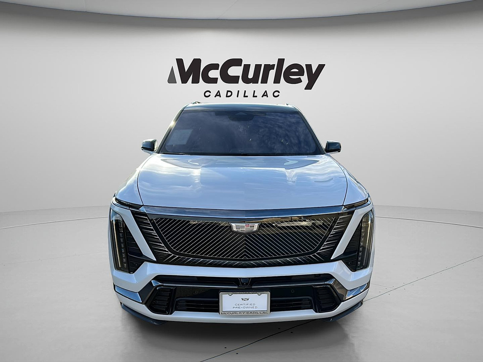 Certified 2026 Cadillac Vistiq Platinum w/ LPO, Floor Liner Package AWD/4WD image 2