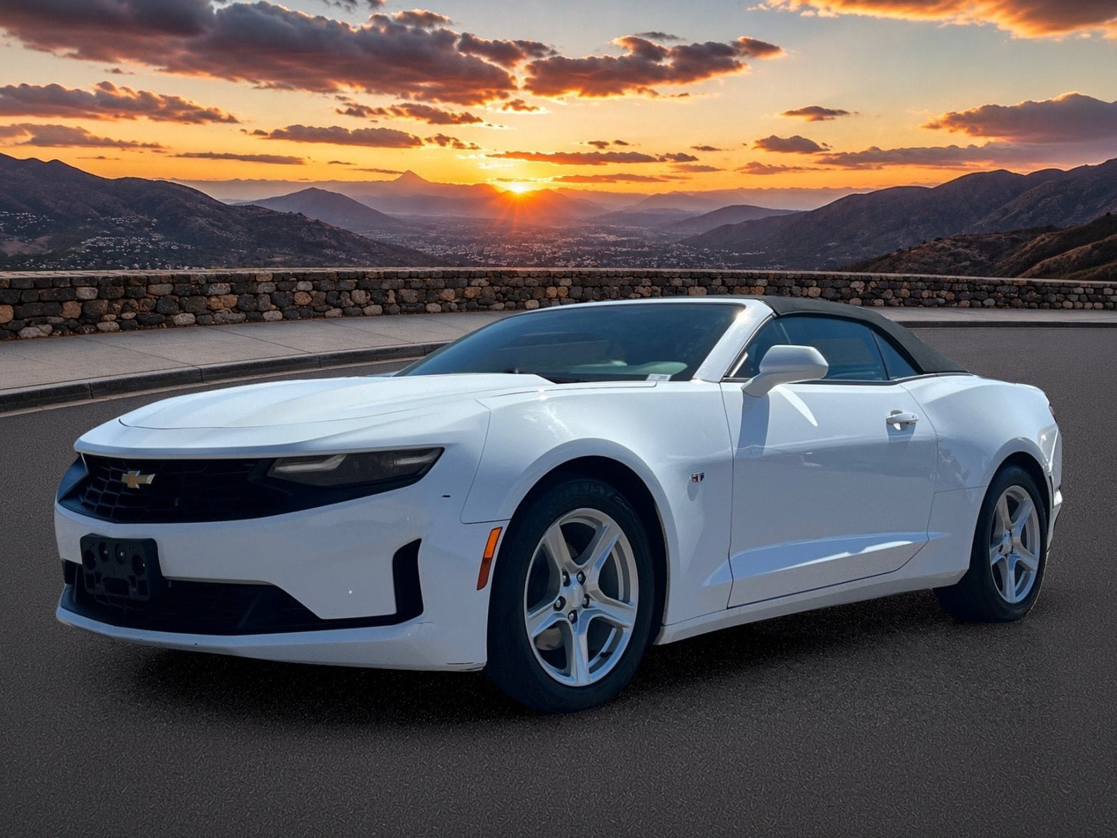 Used 2023 Chevrolet Camaro LT RWD image 2