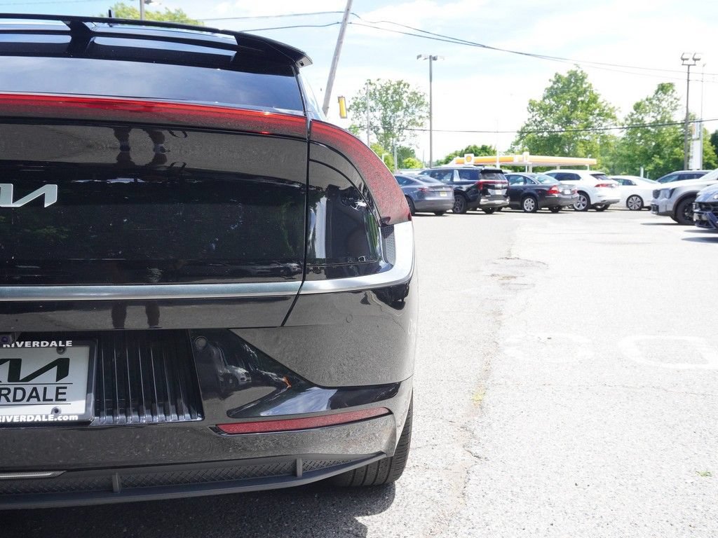 Used 2022 Kia EV6 Wind w/ Wind Technology Package AWD/4WD image 18