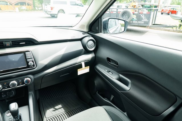 New 2025 Nissan Kicks Play S image 9