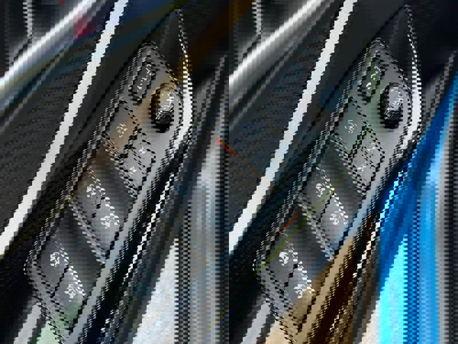 Used 2019 Toyota C-HR XLE image 19