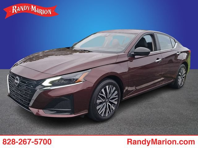 Used 2025 Nissan Altima 2.5 SV AWD/4WD image 1
