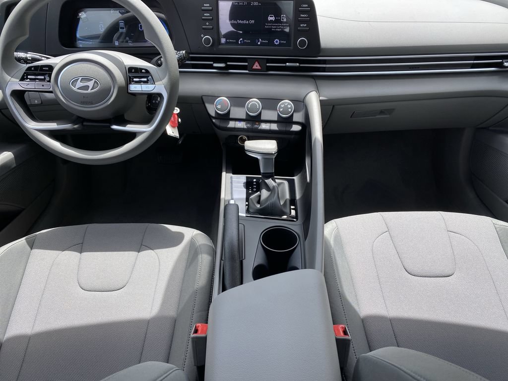 New 2026 Hyundai Elantra SE FWD image 15