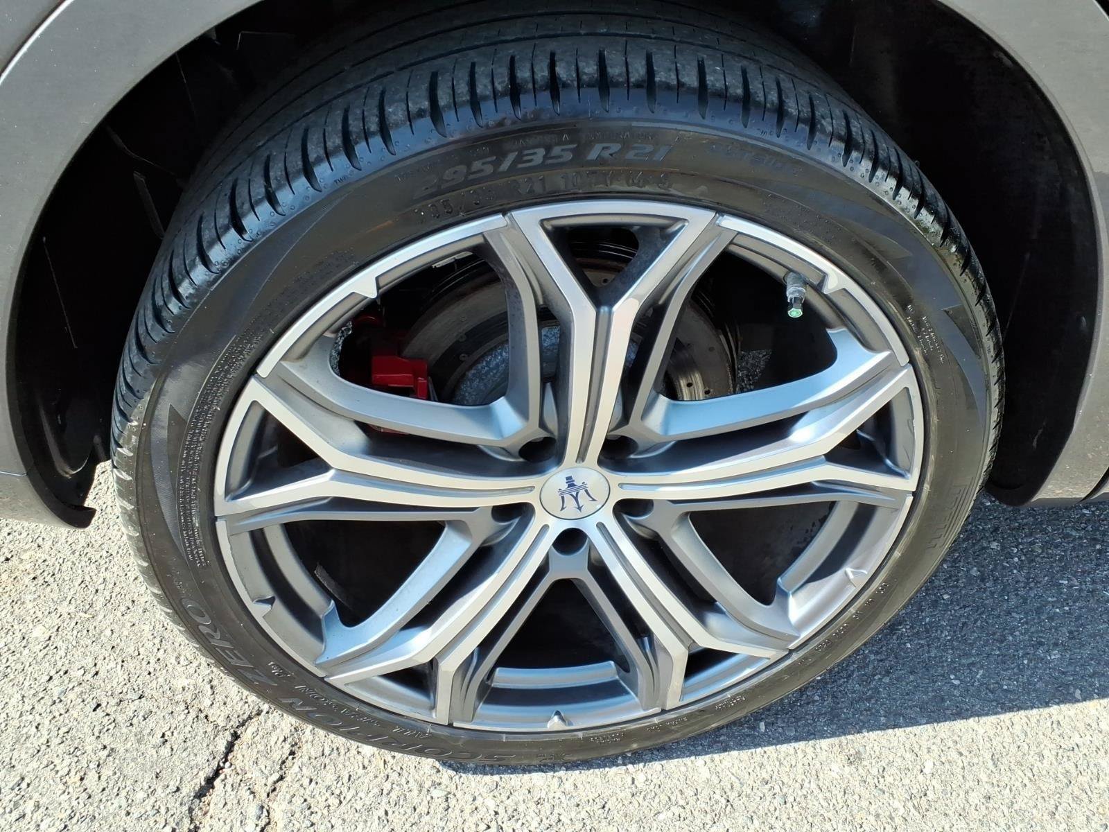 Used 2019 Maserati Levante GTS AWD/4WD image 12