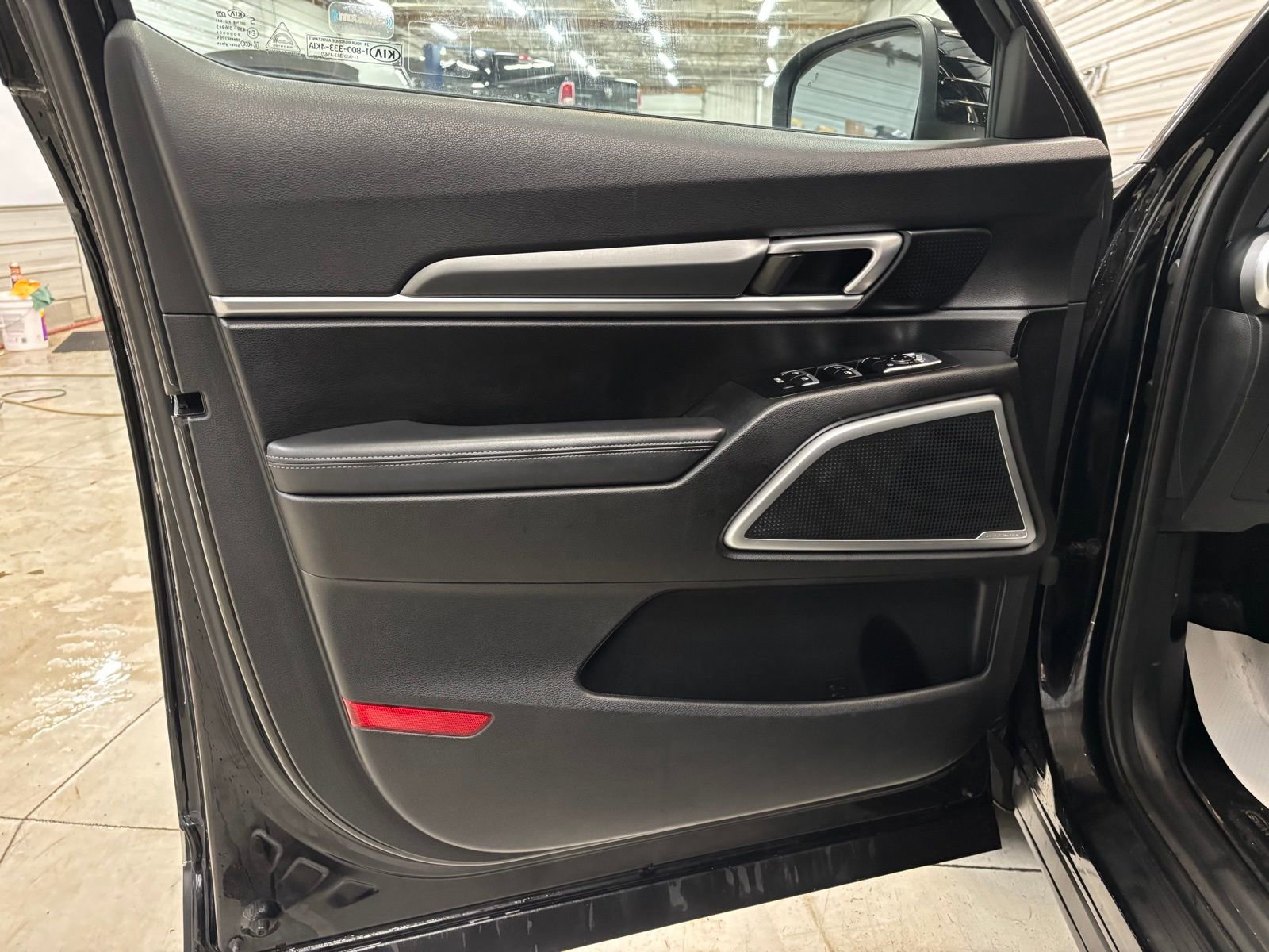 Used 2021 Kia Telluride LX image 7