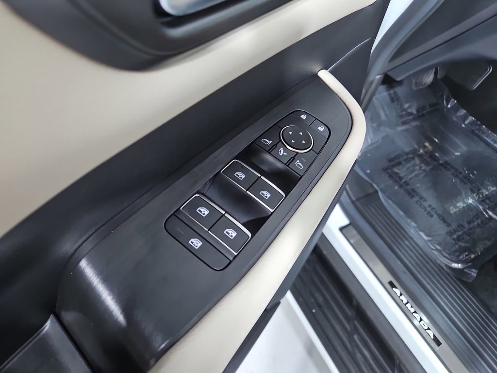 Certified 2025 Nissan Armada Platinum Reserve image 13