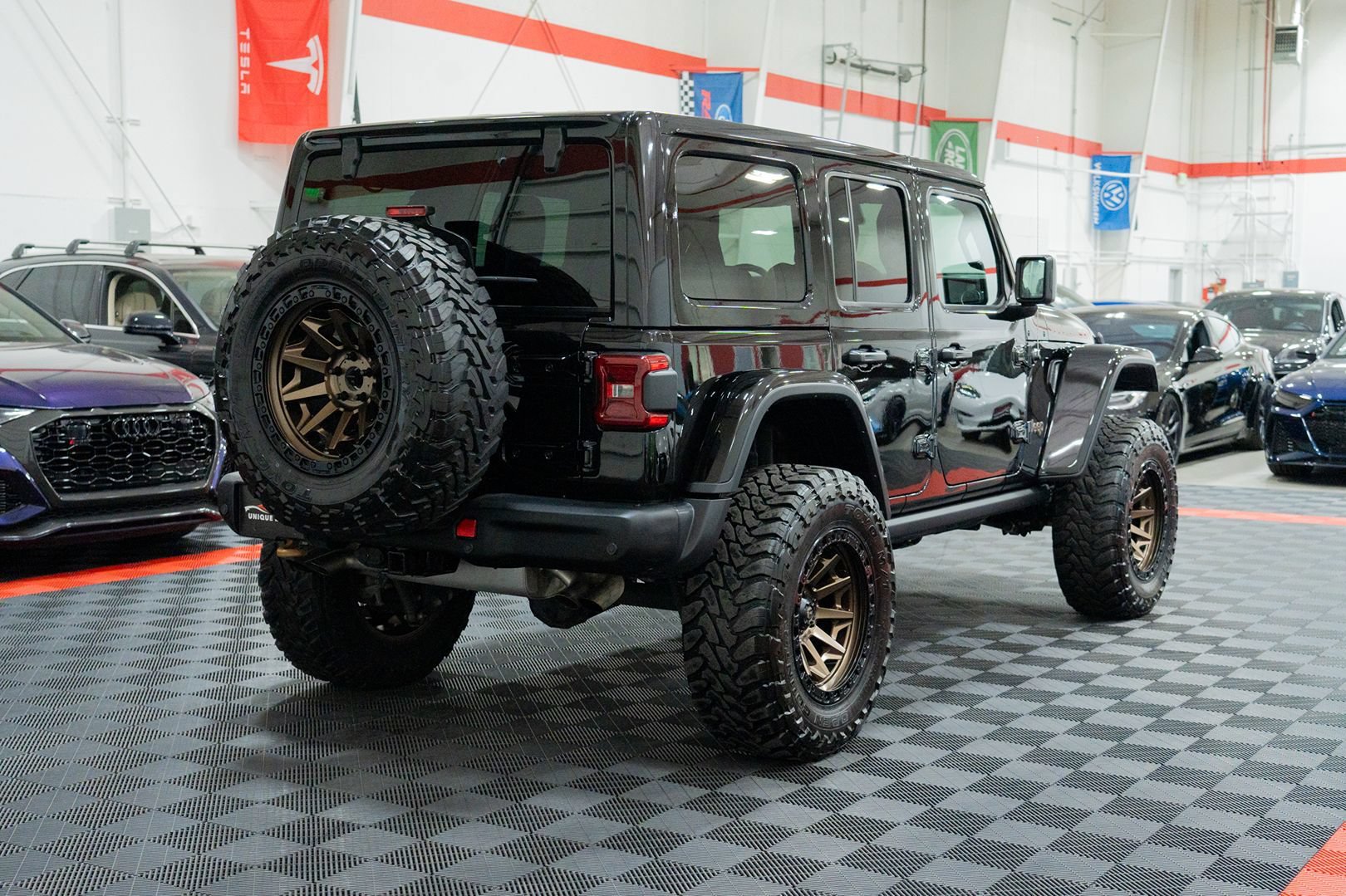 Used 2022 Jeep Wrangler Unlimited Rubicon w/ Trailer Tow Package AWD/4WD image 8