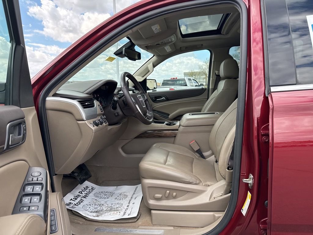 Used 2019 GMC Yukon XL SLT w/ Premium Edition AWD/4WD image 30