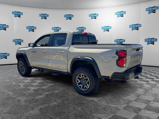 Used 2024 Chevrolet Colorado ZR2 w/ ZR2 Convenience Package III AWD/4WD image 3