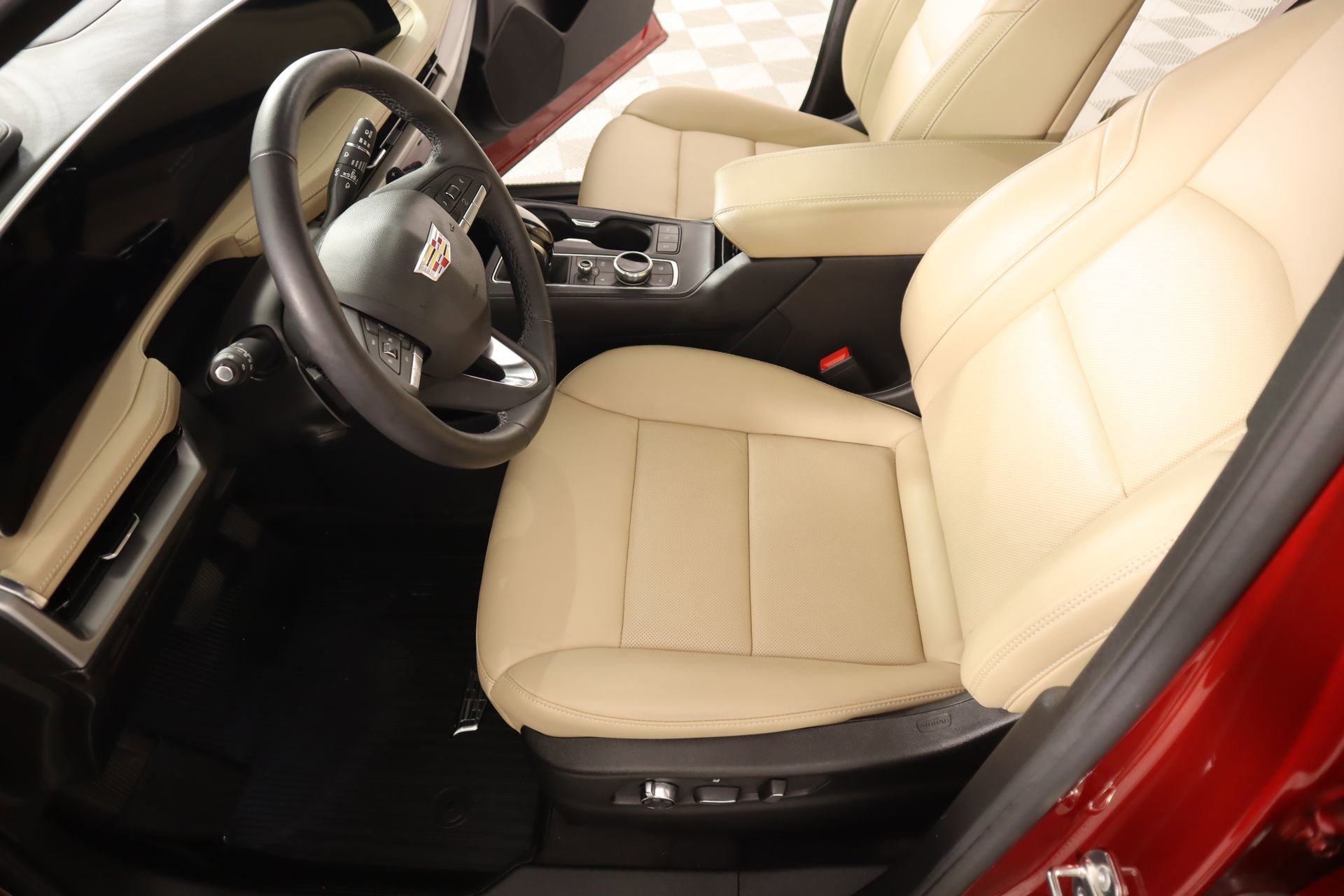 Used 2024 Cadillac XT4 Premium Luxury w/ Active Safety Package image 11