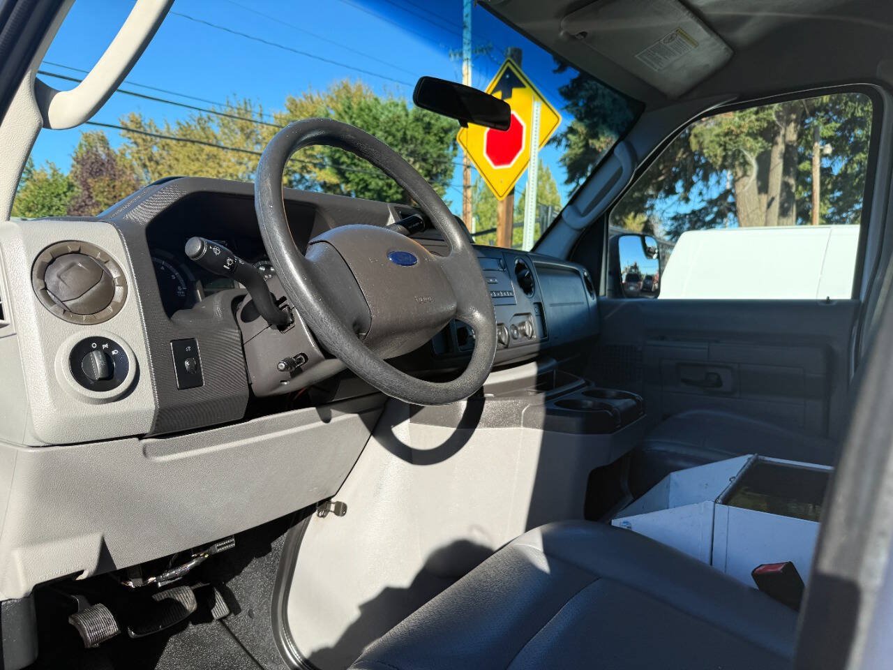Used 2014 Ford E-350 and Econoline 350 Extended Super Duty w/ Power Group RWD image 23