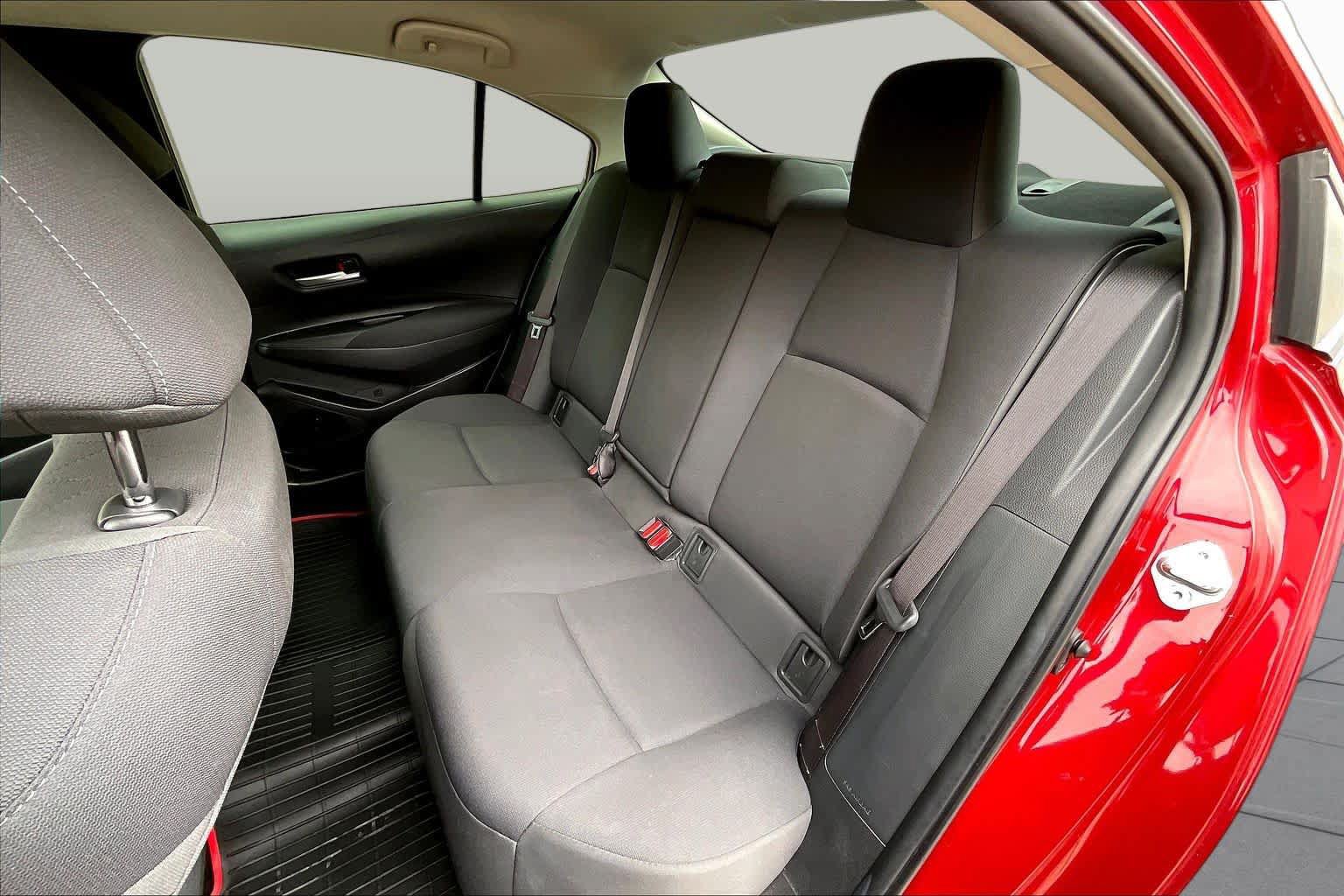 Used 2021 Toyota Corolla LE FWD image 24