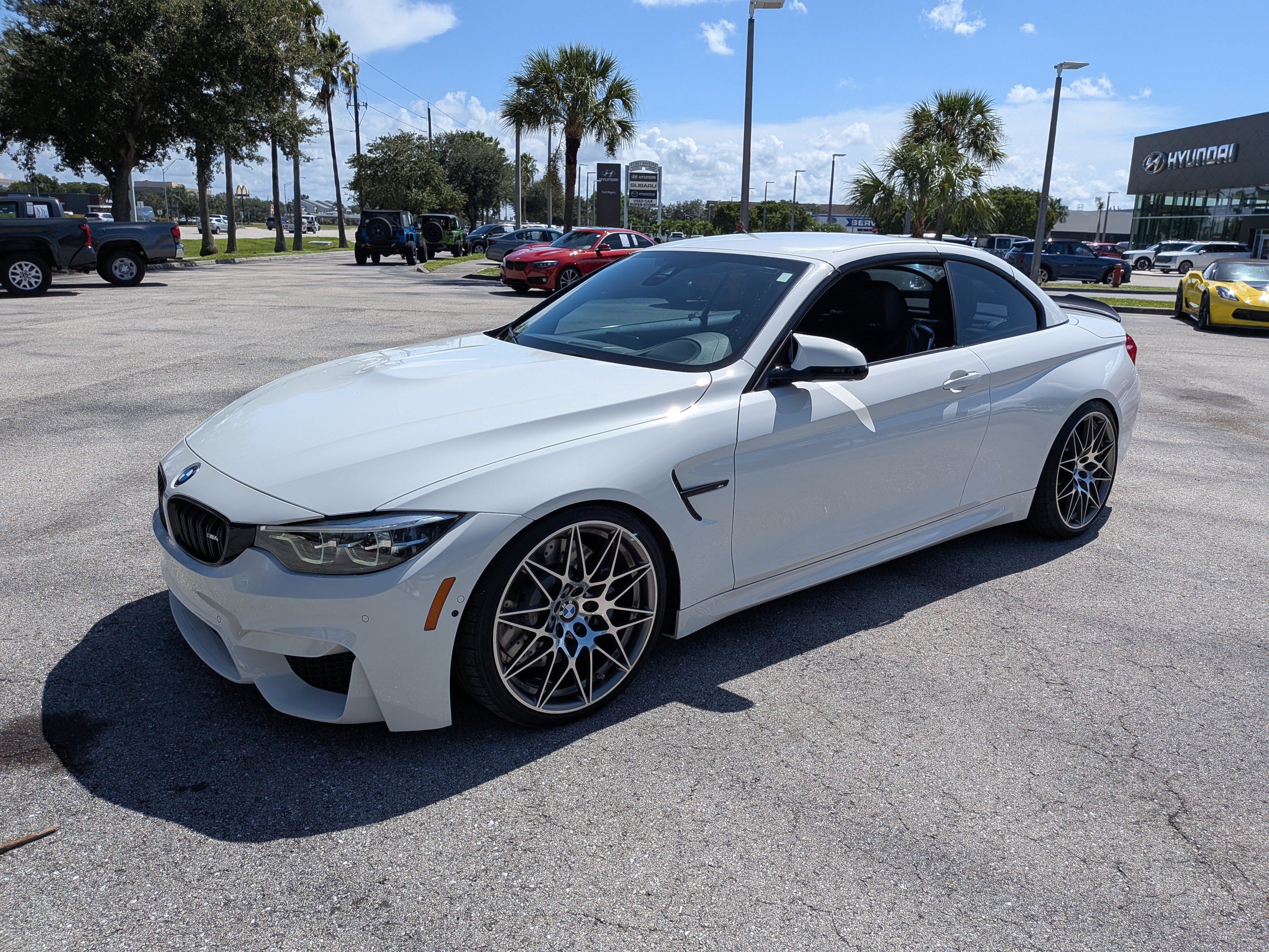 Used 2018 BMW M4 Convertible RWD image 8