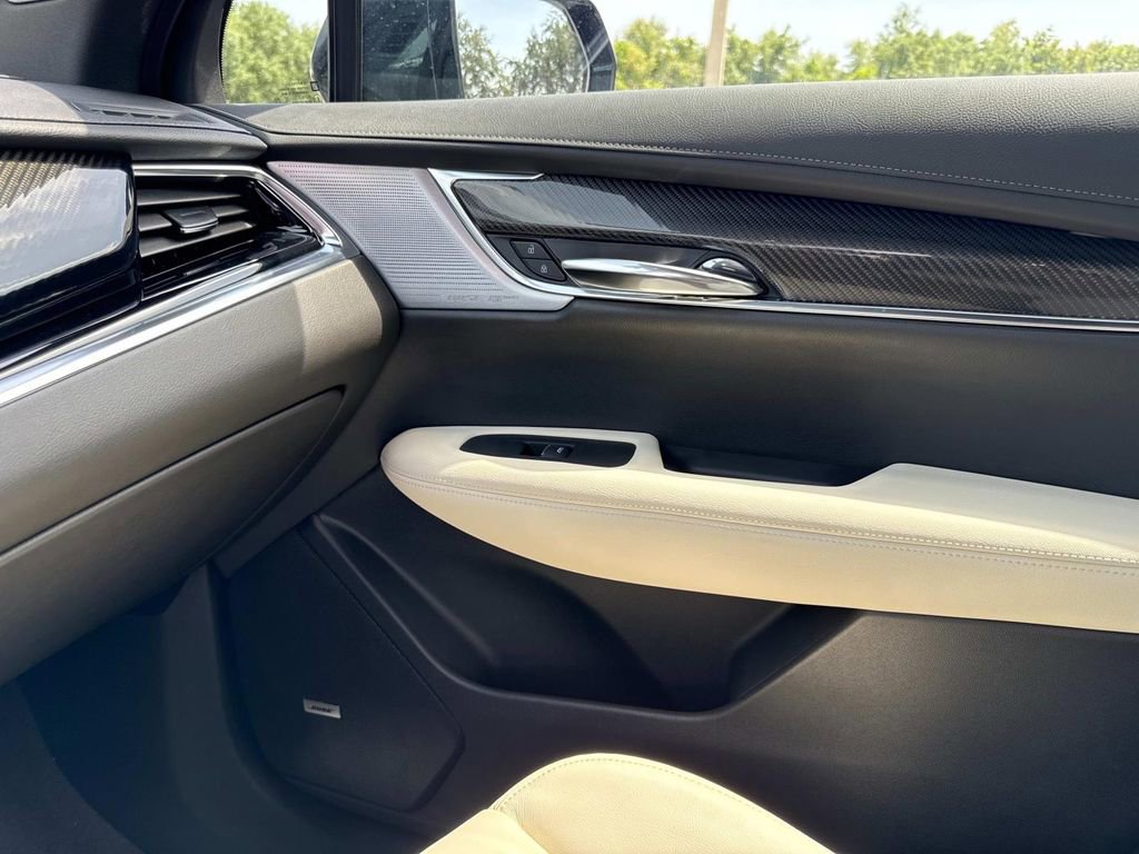 New 2025 Cadillac XT6 Sport w/ Technology Package image 23