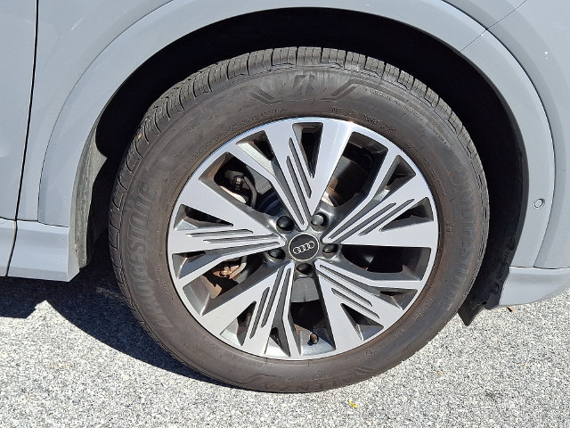 Used 2024 Audi Q4 e-tron Premium Plus w/ Premium Plus RWD image 8