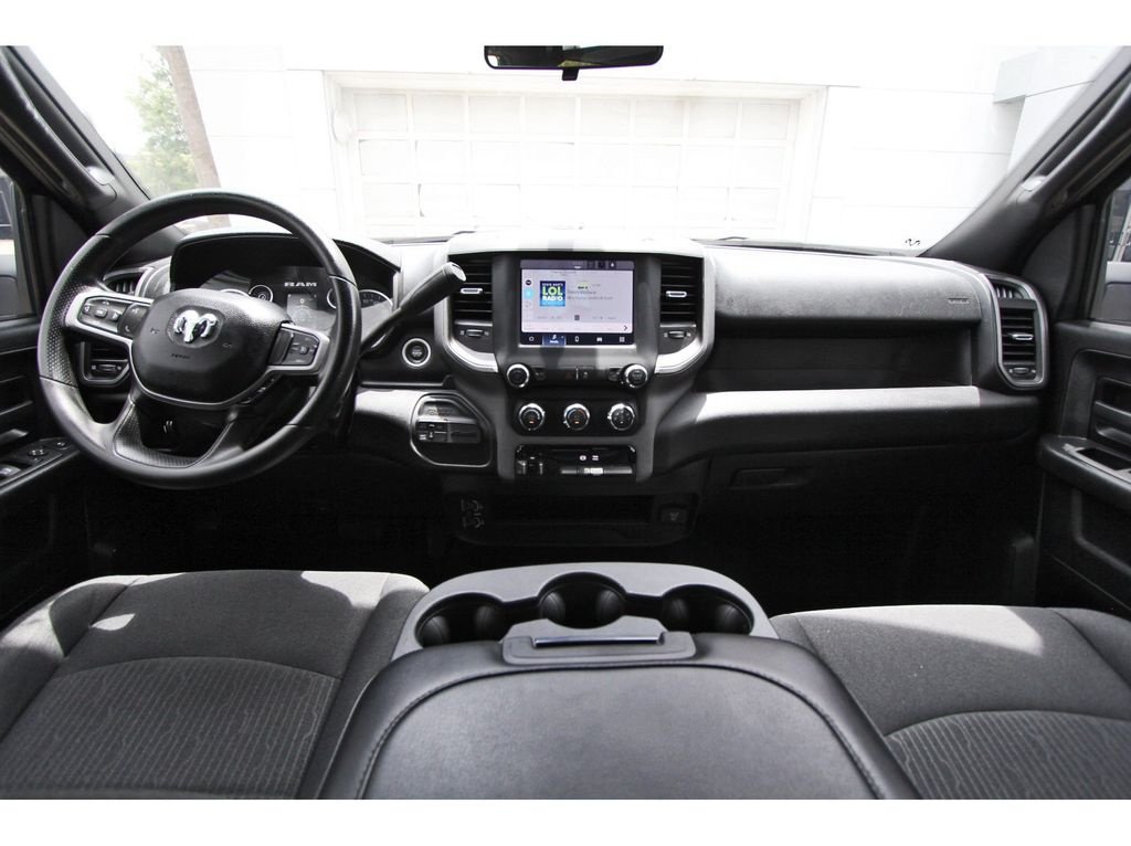 Used 2024 RAM 2500 Tradesman w/ Chrome Appearance Group AWD/4WD image 9