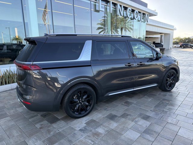 Used 2024 Kia Carnival SX Prestige image 2