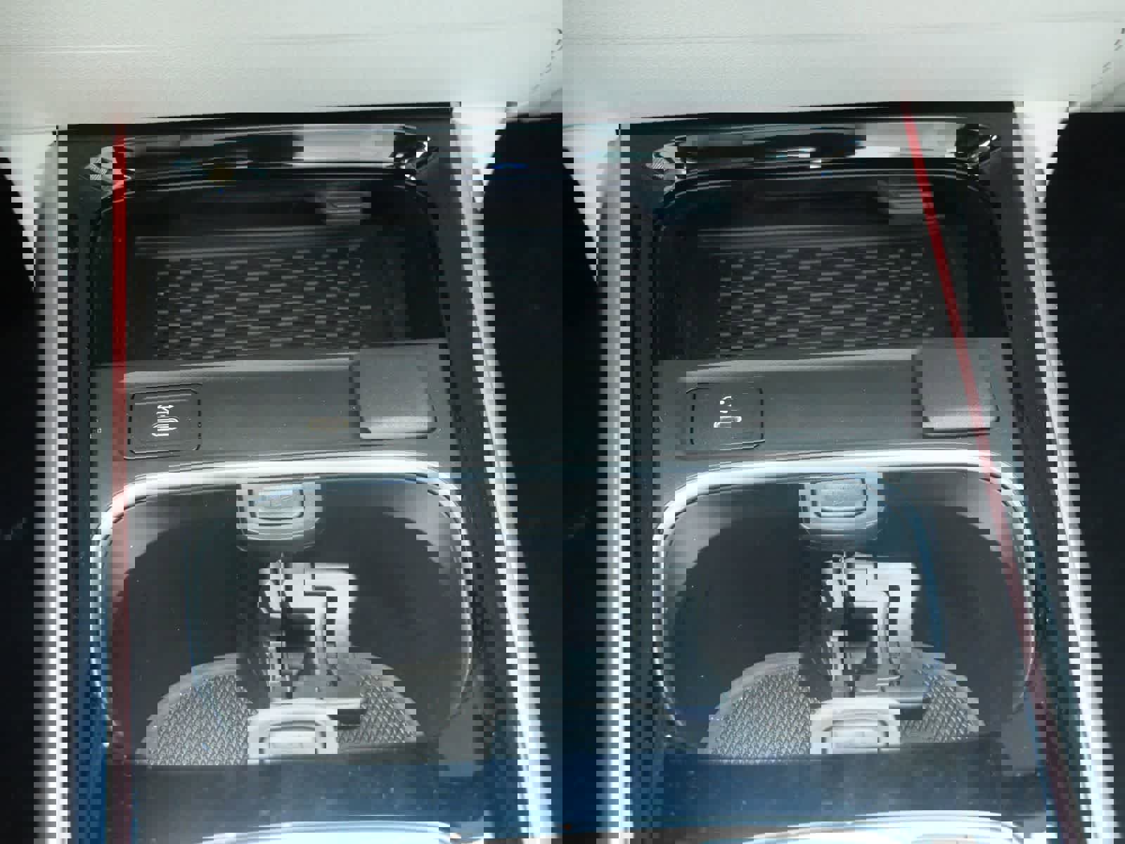 Used 2025 Mercedes-Benz EQB 300 4MATIC image 16