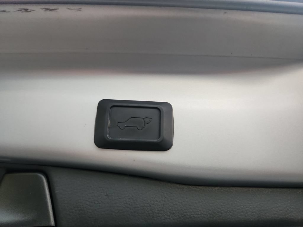 Used 2022 Toyota RAV4 XLE w/ Convenience Package AWD/4WD image 20