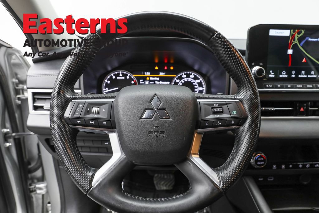 Used 2024 Mitsubishi Outlander SE image 10