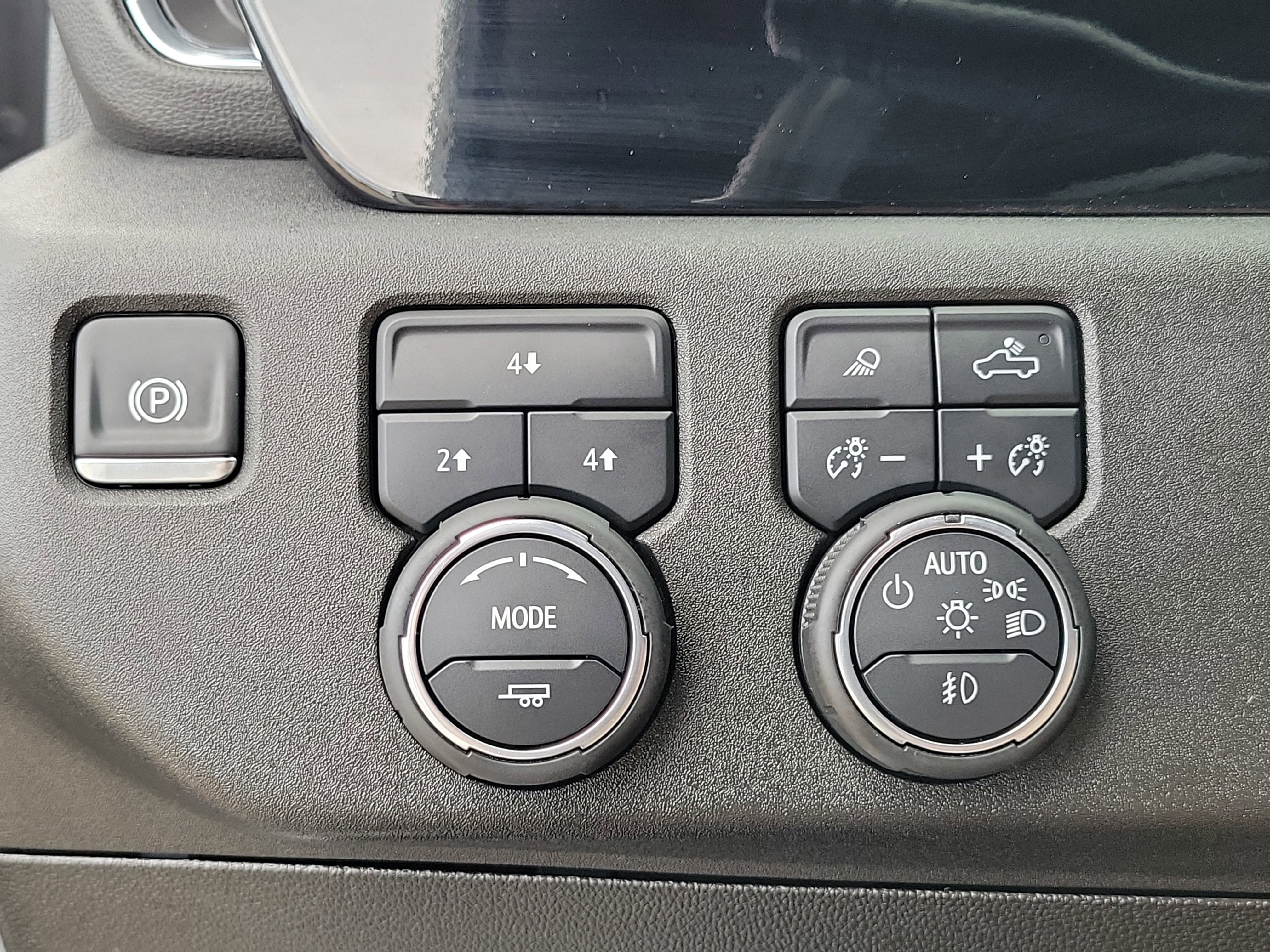 Used 2025 Chevrolet Silverado 2500 LT w/ Safety Package image 24