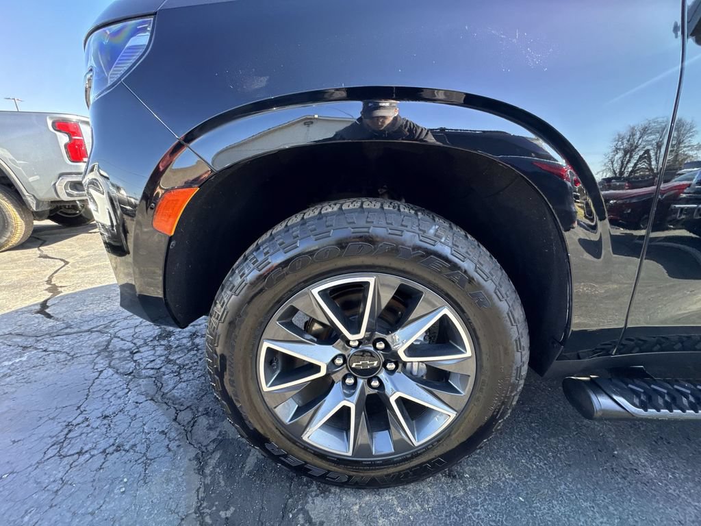 Used 2022 Chevrolet Tahoe Z71 w/ Z71 Off-Road Package AWD/4WD image 11