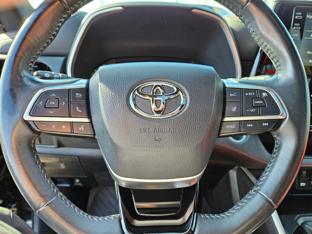 Used 2021 Toyota Highlander XSE AWD/4WD image 25