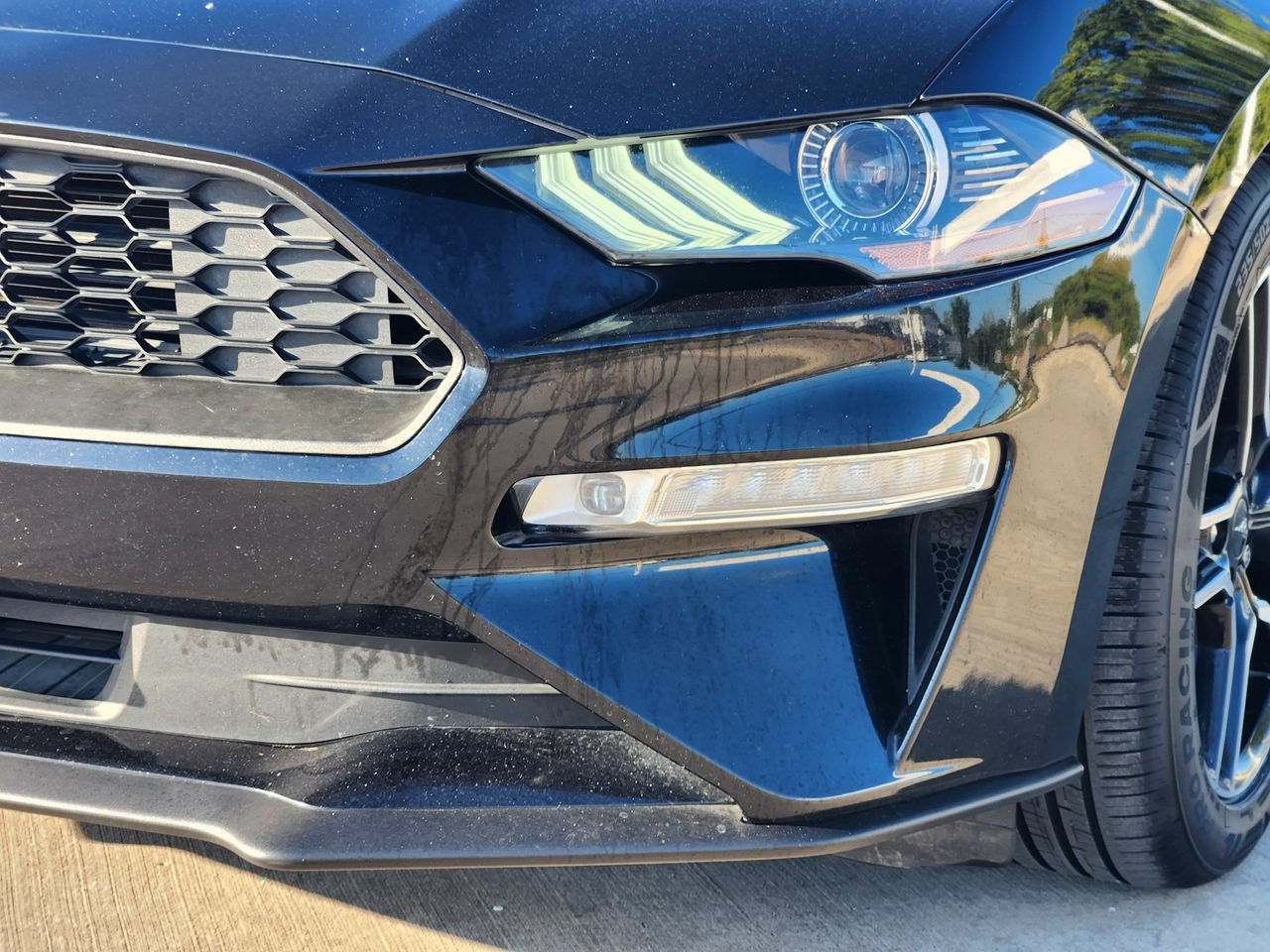 Used 2020 Ford Mustang Premium RWD image 9