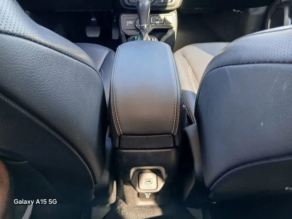 Used 2020 Jeep Renegade Limited w/ LED Lighting Group image 25