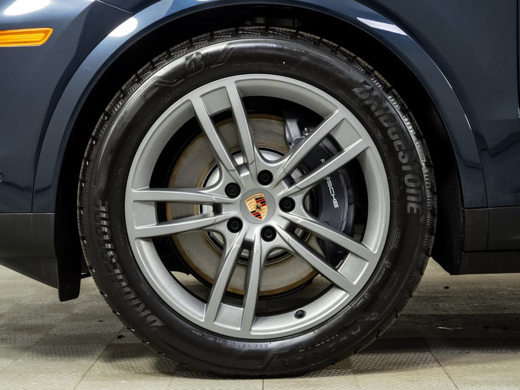 New 2026 Porsche Cayenne Base image 40
