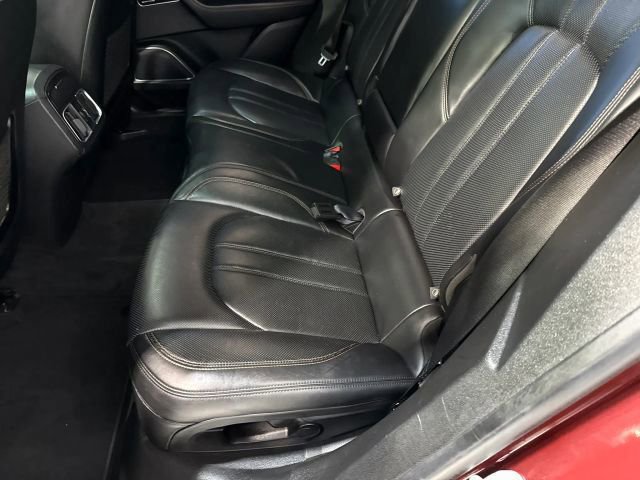 Used 2018 Maserati Levante S GranSport image 27