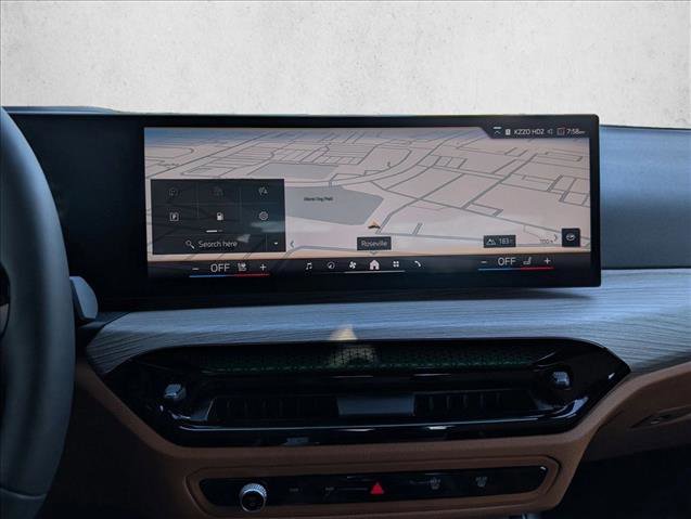 Used 2025 BMW 330i Sedan w/ Premium Package image 15