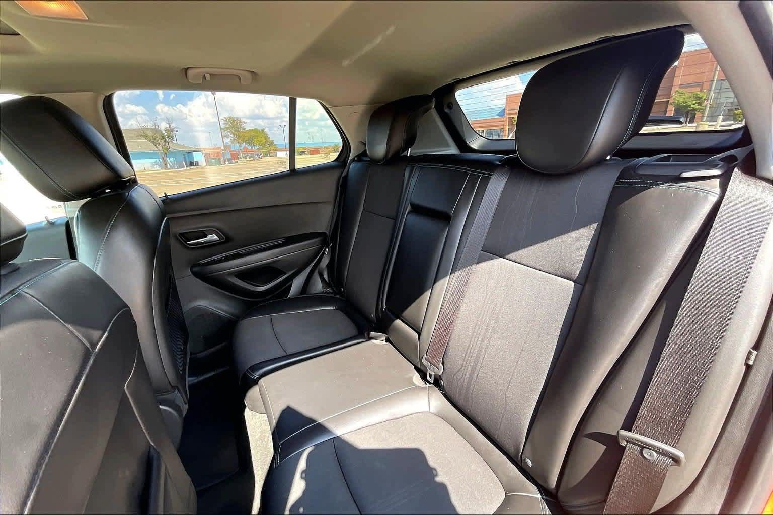 Used 2015 Chevrolet Trax LT w/ LT Sun and Sound Package FWD image 28