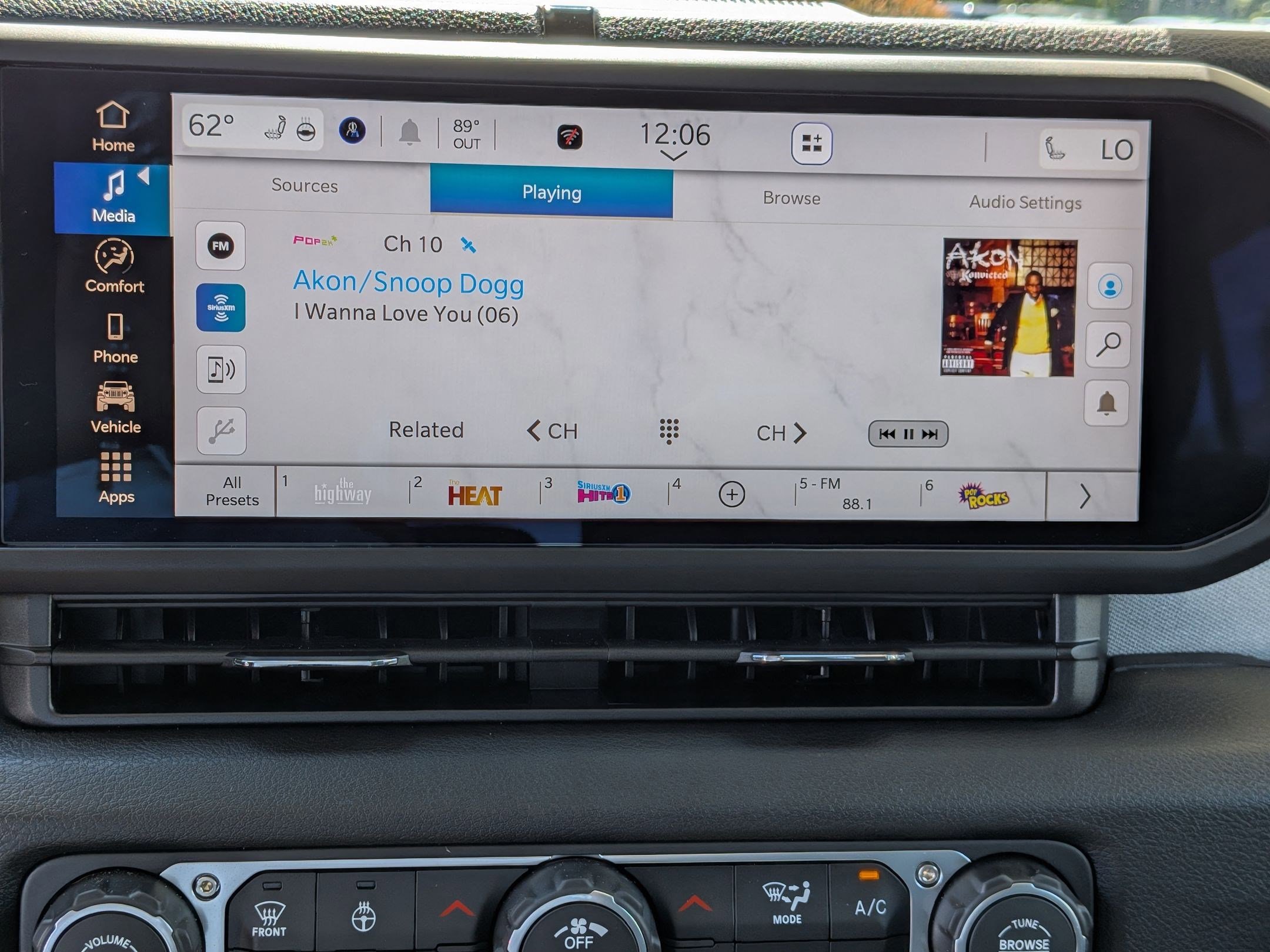 New 2025 Jeep Gladiator Sport image 17