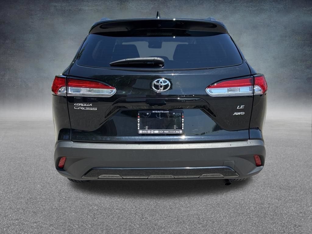 Used 2024 Toyota Corolla Cross LE w/ Moonroof Package AWD/4WD image 4