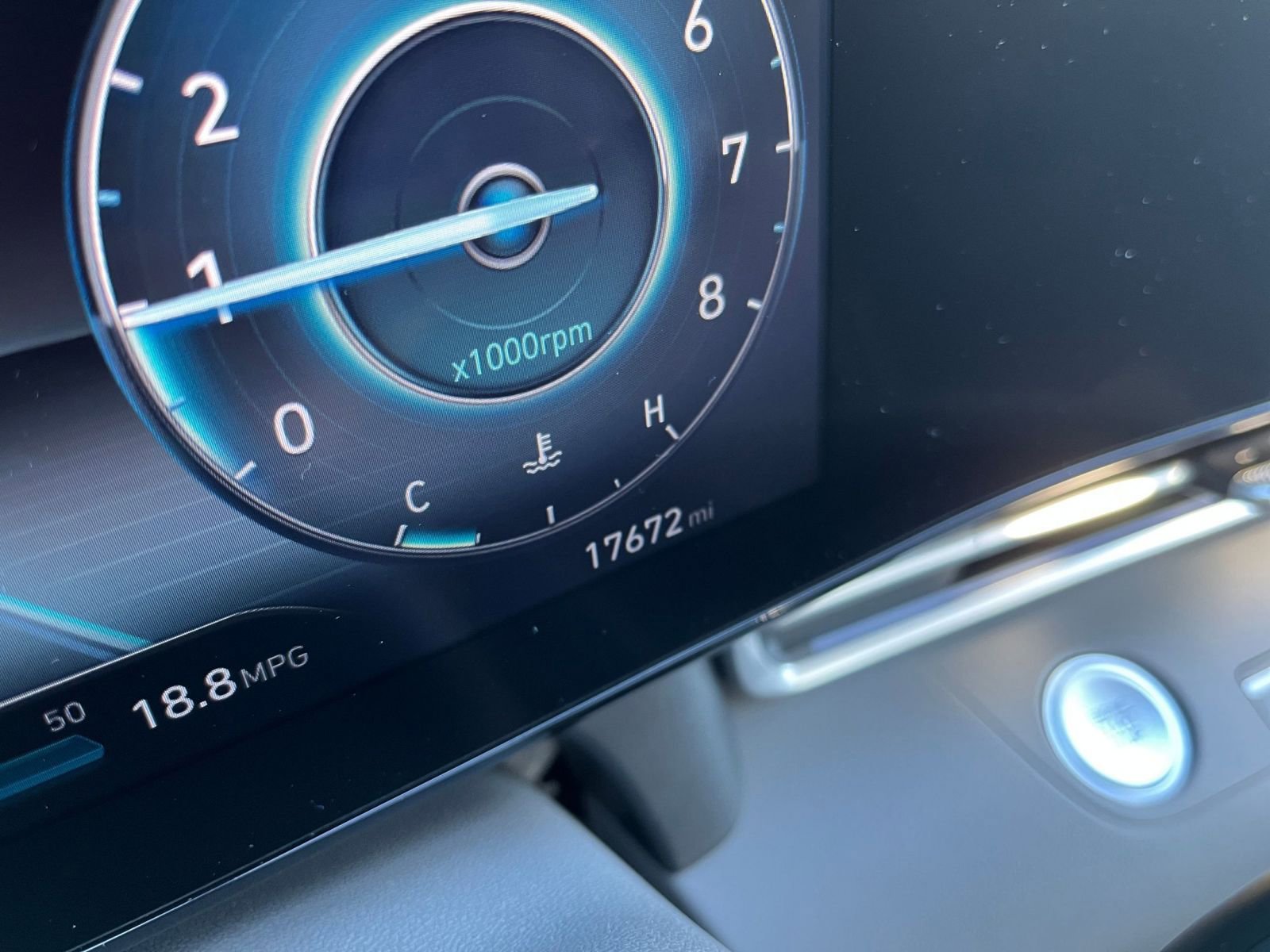 Used 2025 Hyundai Elantra SEL image 40