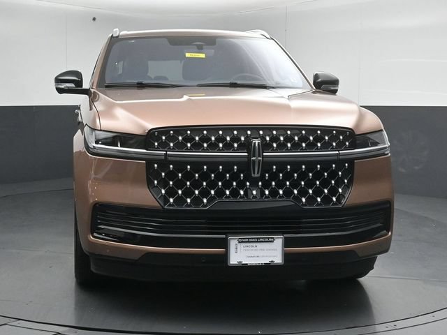 Certified 2025 Lincoln Navigator Black Label AWD/4WD image 2