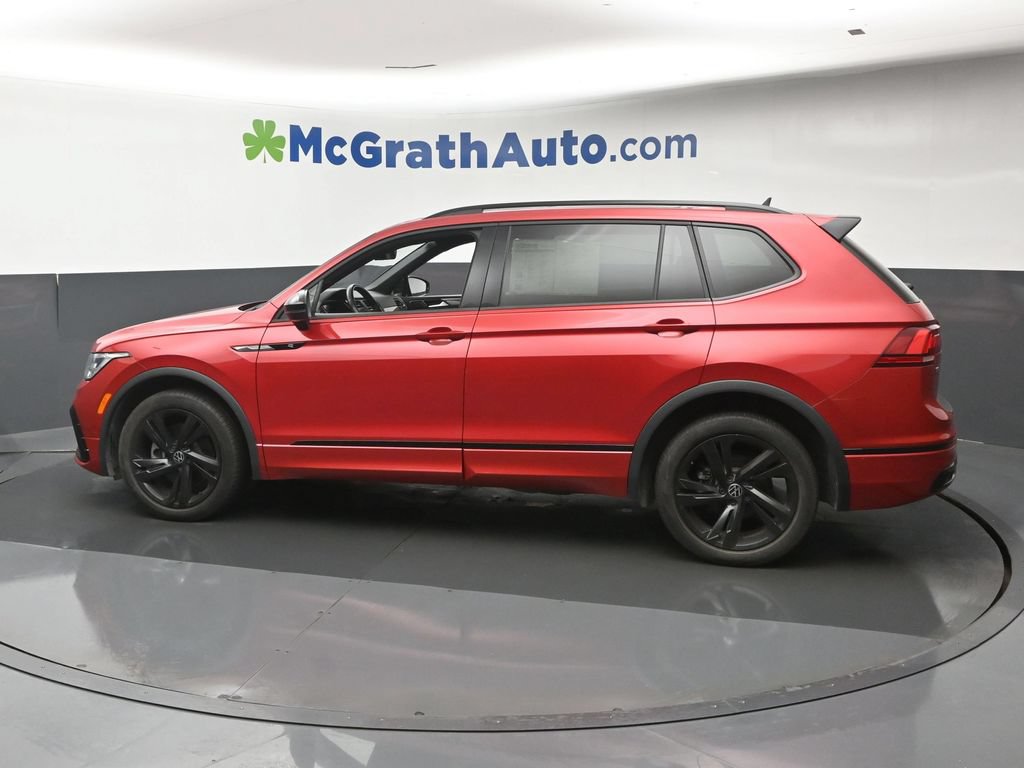 Used 2024 Volkswagen Tiguan SE R-Line FWD image 30