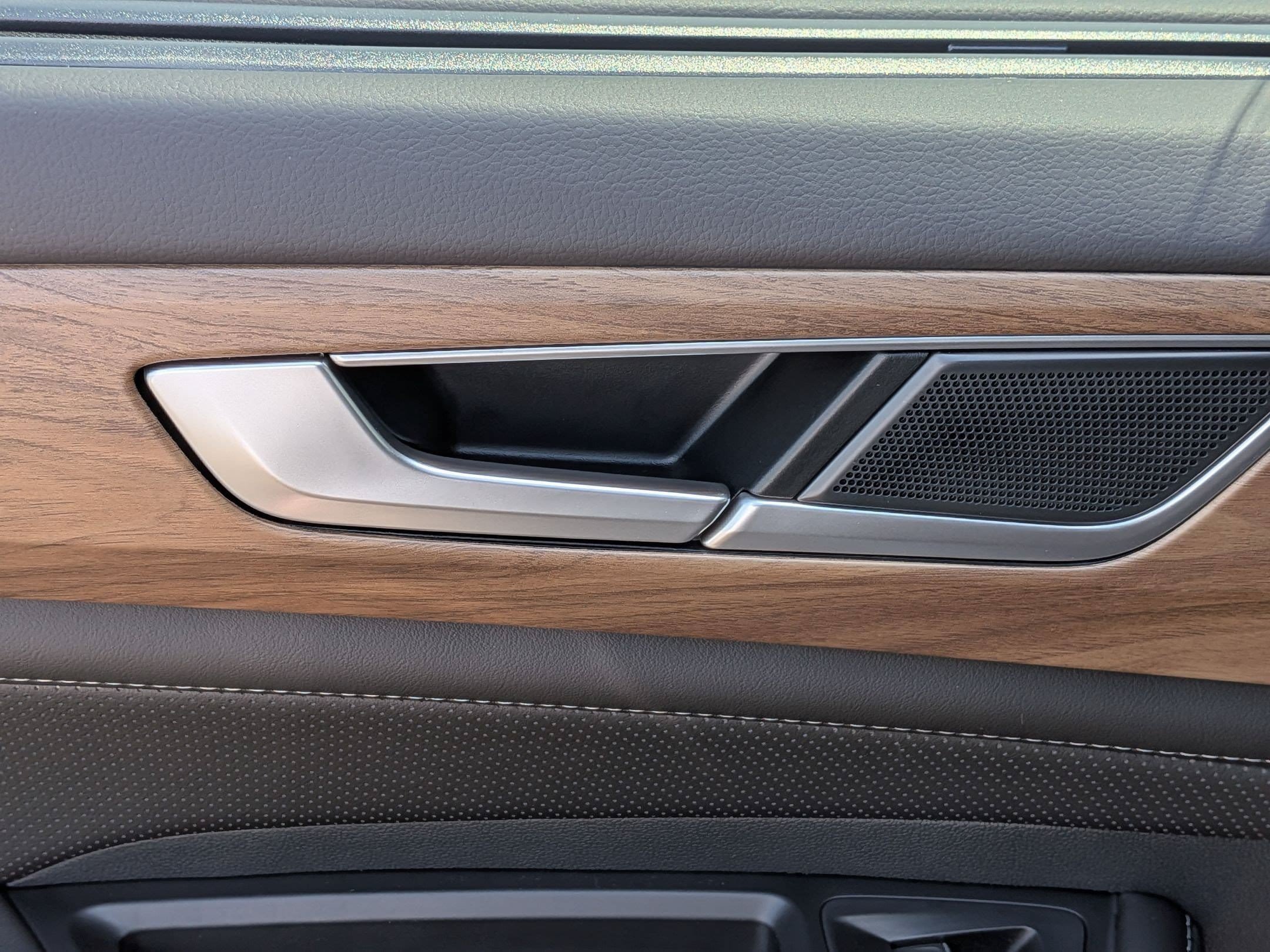 New 2026 Volkswagen Atlas SE FWD image 26